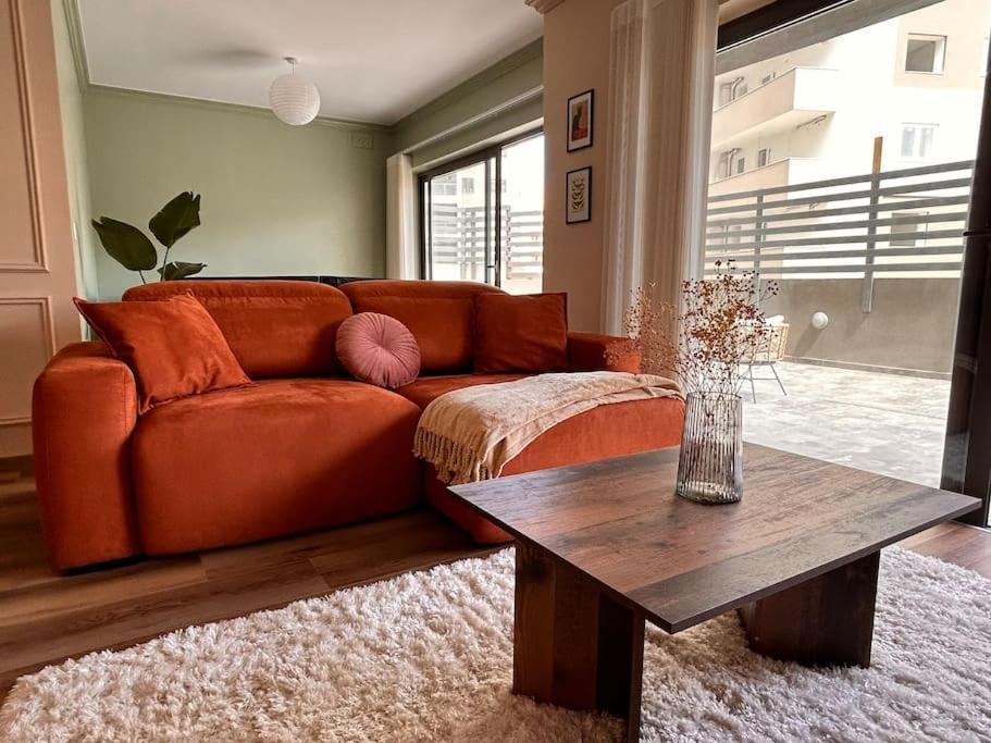 Luxury With Indoor Jacuzzi Apartment *