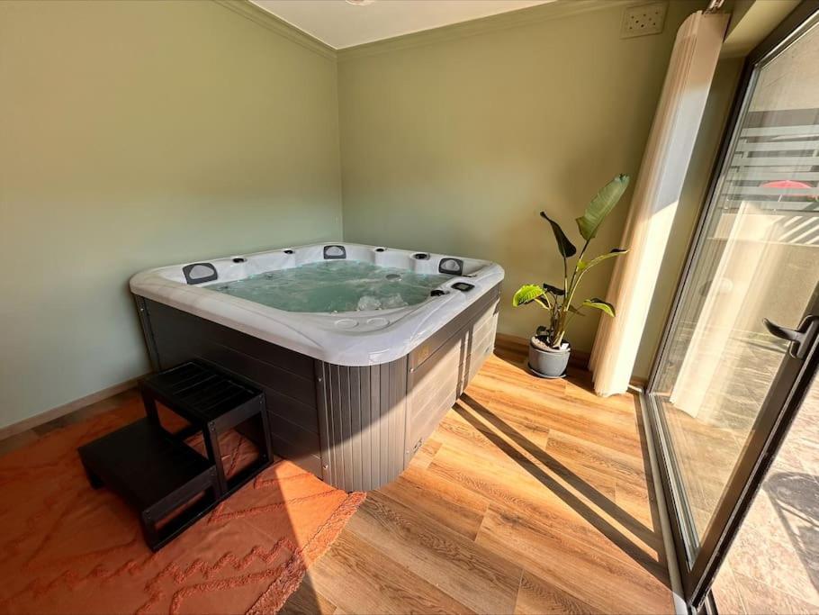Luxury With Indoor Jacuzzi Apartment St. Paul's Bay